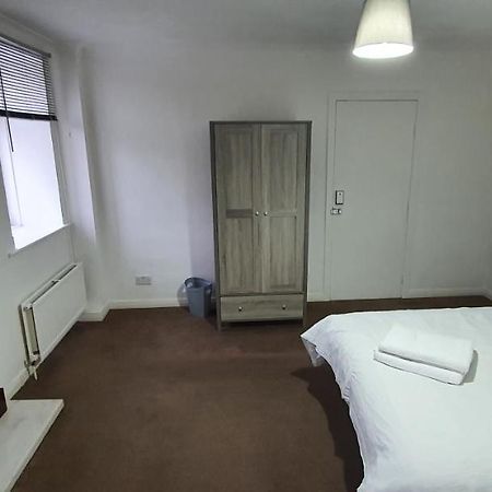 24Hr Self Check In Apartment Central Барнслі Екстер'єр фото