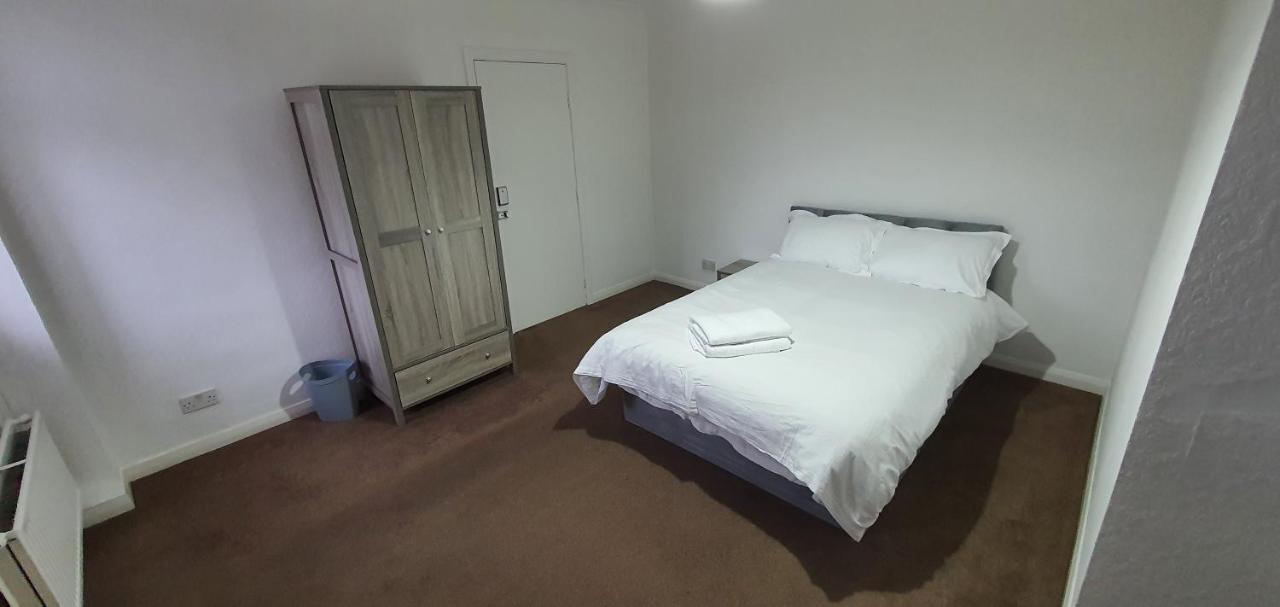 24Hr Self Check In Apartment Central Барнслі Екстер'єр фото