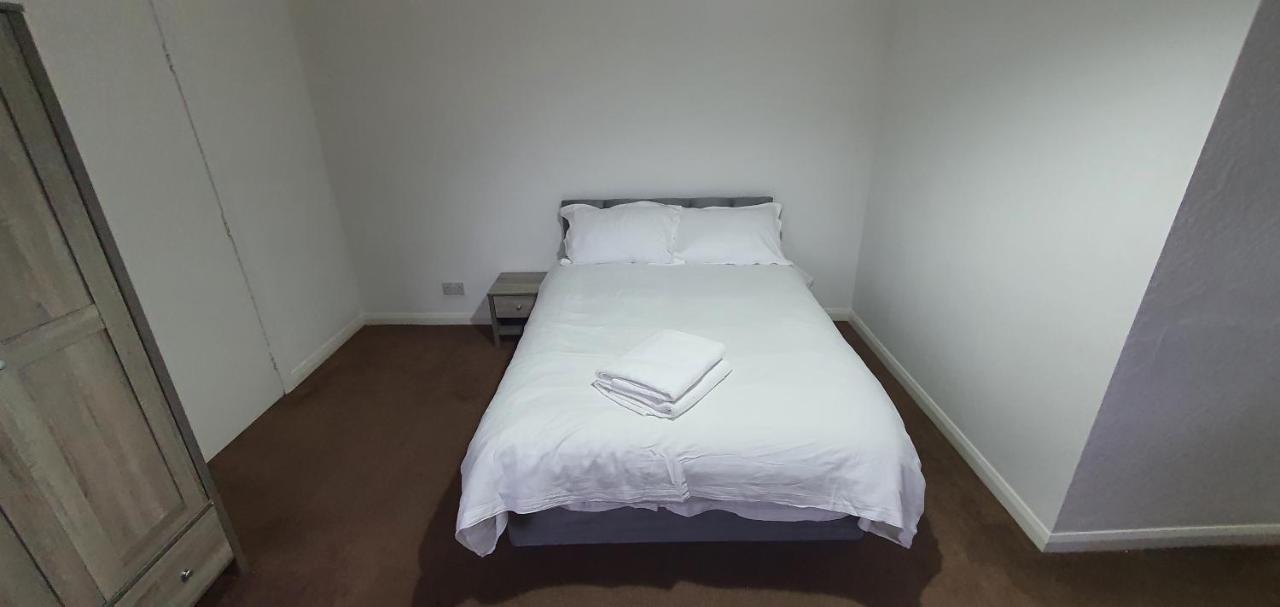 24Hr Self Check In Apartment Central Барнслі Екстер'єр фото