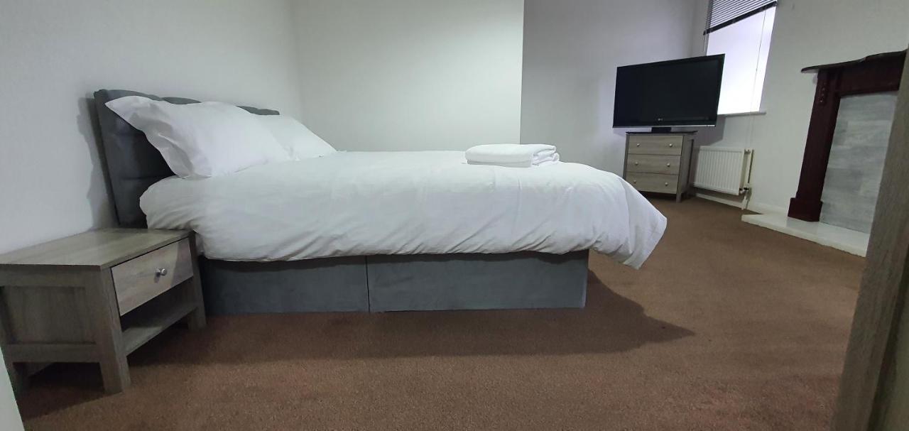 24Hr Self Check In Apartment Central Барнслі Екстер'єр фото