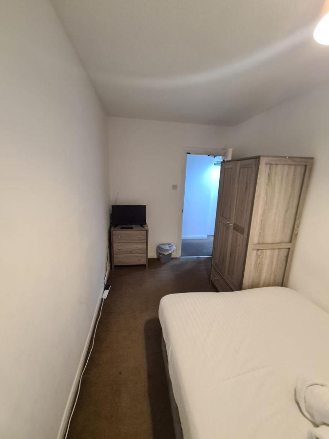24Hr Self Check In Apartment Central Барнслі Екстер'єр фото